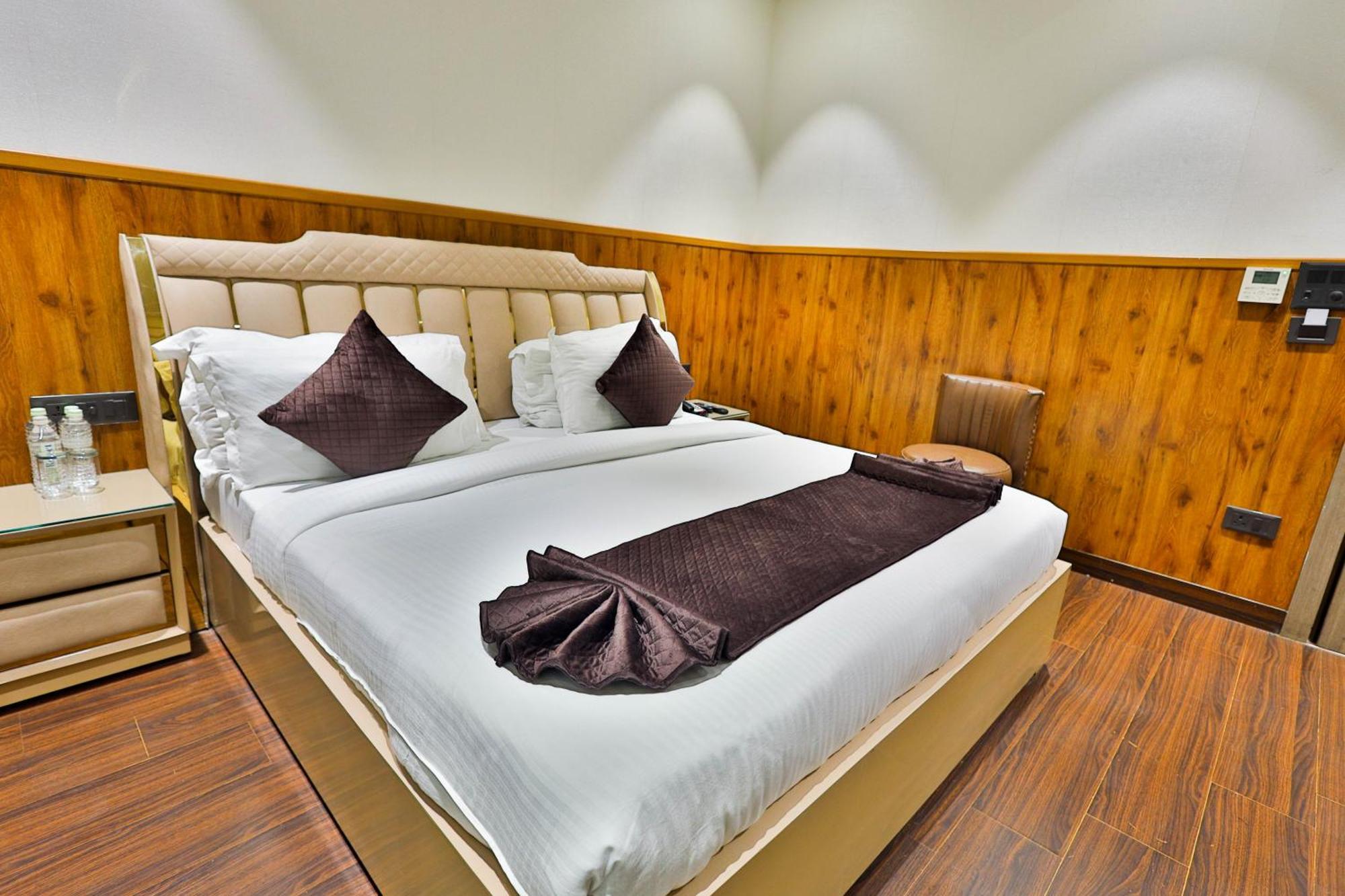 Clay Inn Hotels, Paschim Vihar Delhi  Exterior foto