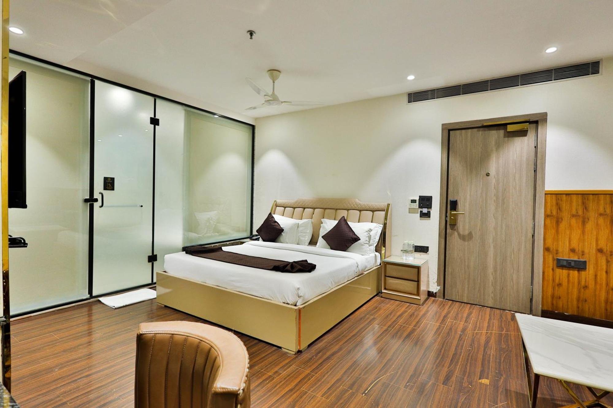 Clay Inn Hotels, Paschim Vihar Delhi  Exterior foto