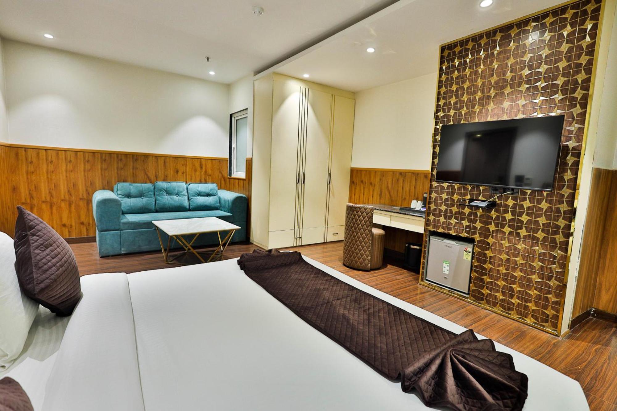 Clay Inn Hotels, Paschim Vihar Delhi  Exterior foto