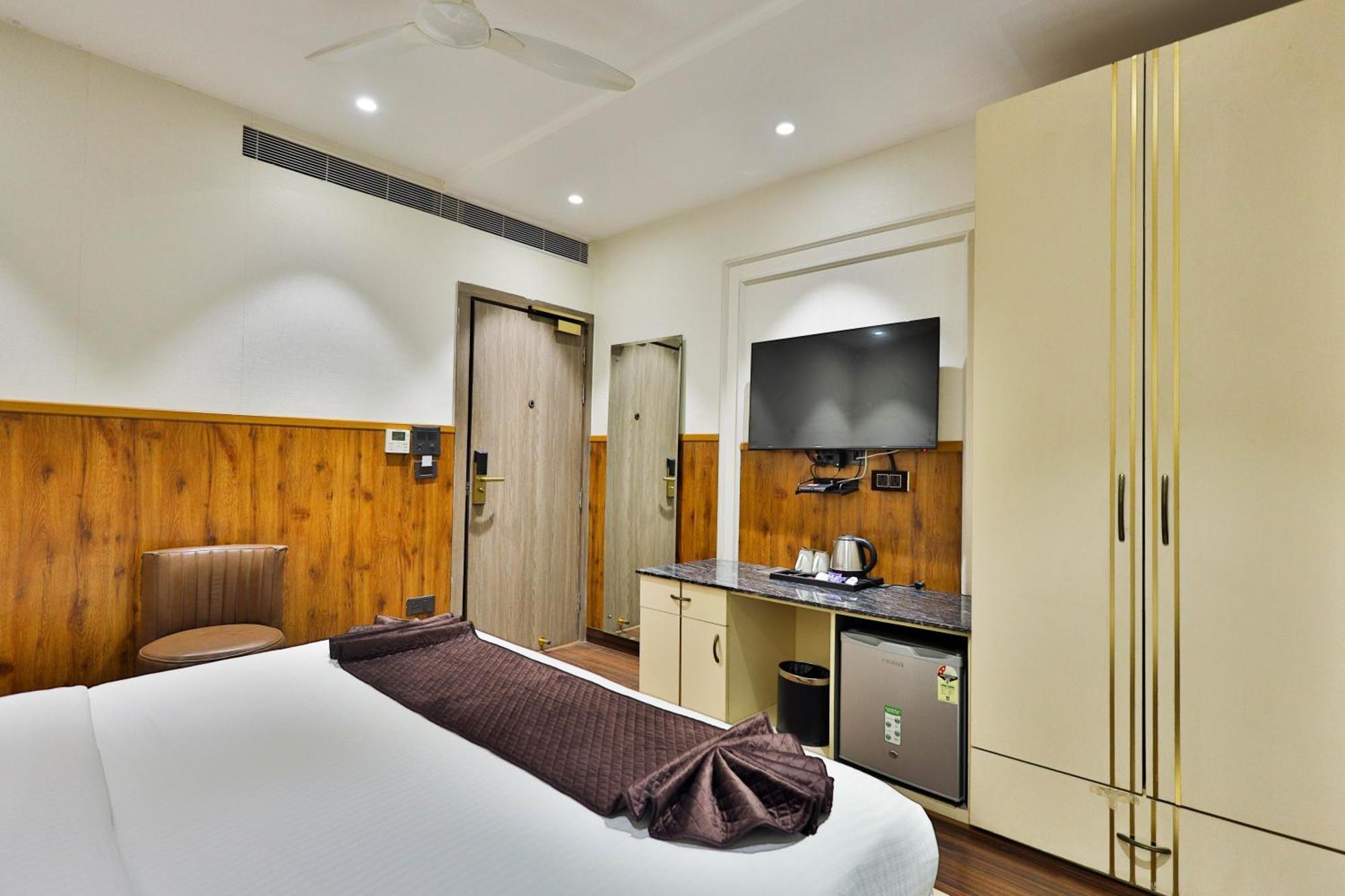 Clay Inn Hotels, Paschim Vihar Delhi  Exterior foto