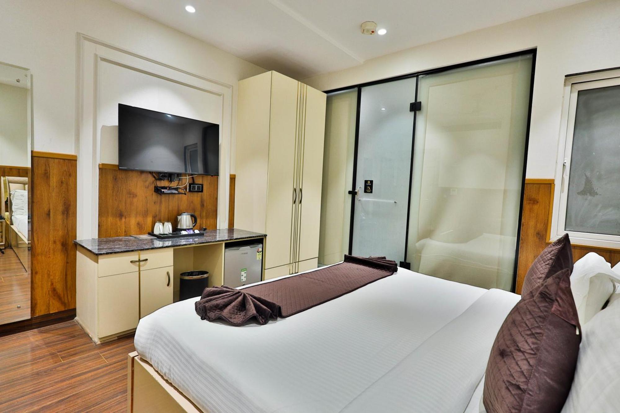 Clay Inn Hotels, Paschim Vihar Delhi  Exterior foto