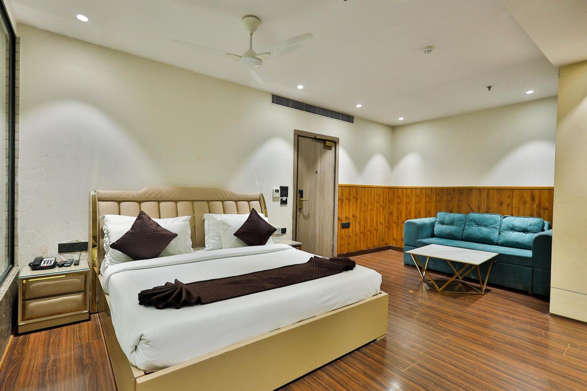 Clay Inn Hotels, Paschim Vihar Delhi  Exterior foto