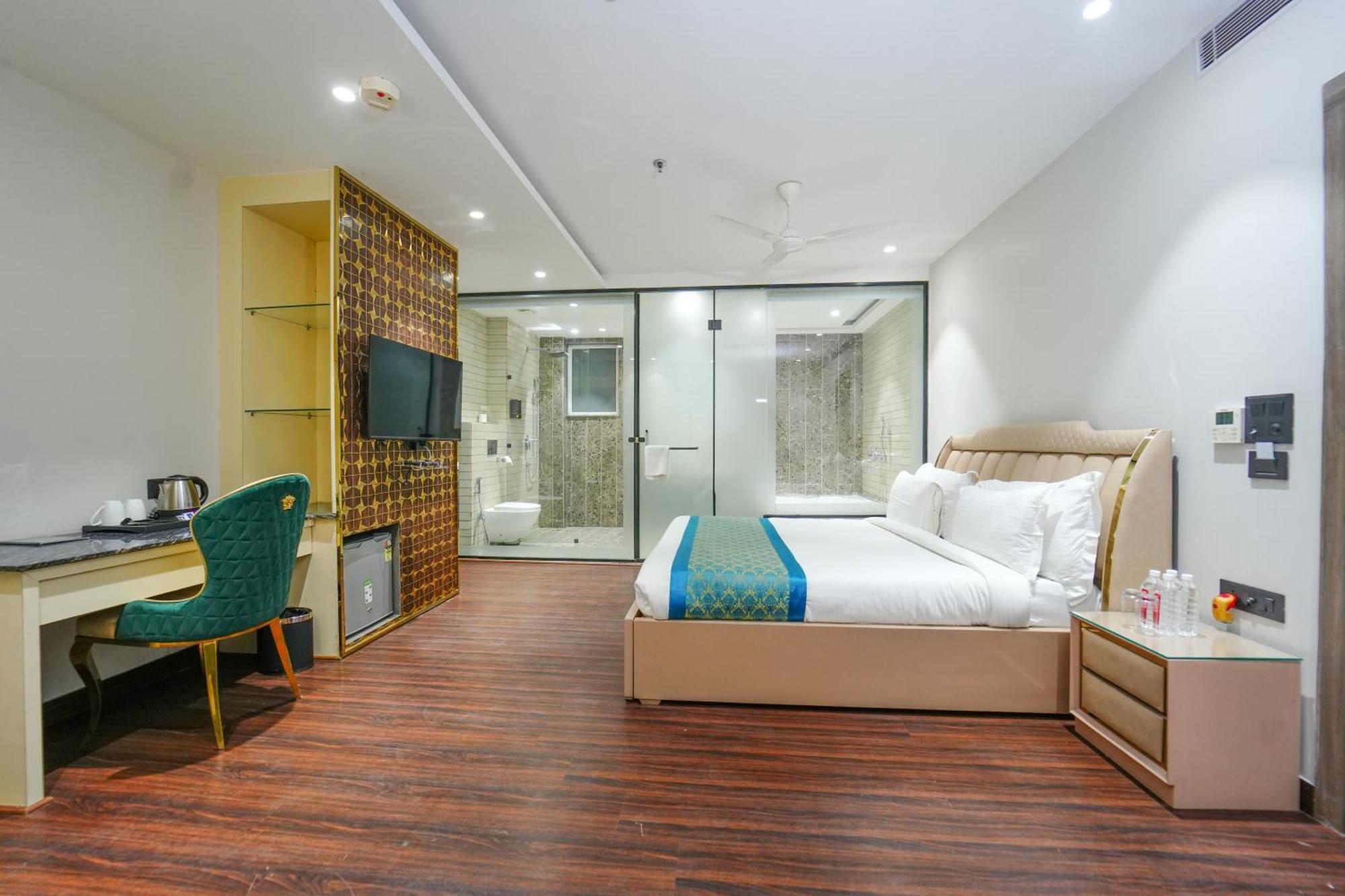 Clay Inn Hotels, Paschim Vihar Delhi  Exterior foto